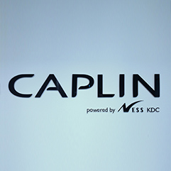 Caplin - frézované 3D logo - pohľad 1